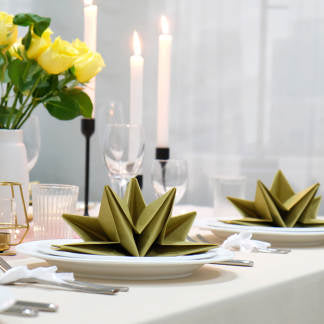 NAPKINS - STAR SHAPED - PAPER SERVIETTES - IN 9 FUN COLOURS