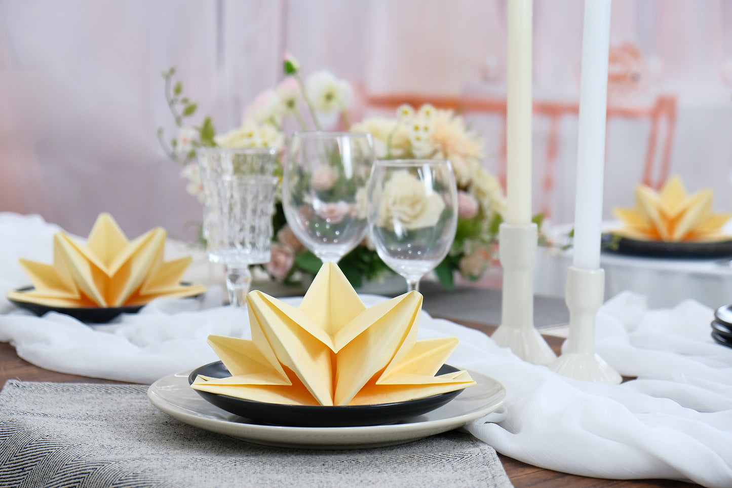 WEDDING SERVIETTES / NAPKINS IN WHITE CREAM AND SILVER GREY