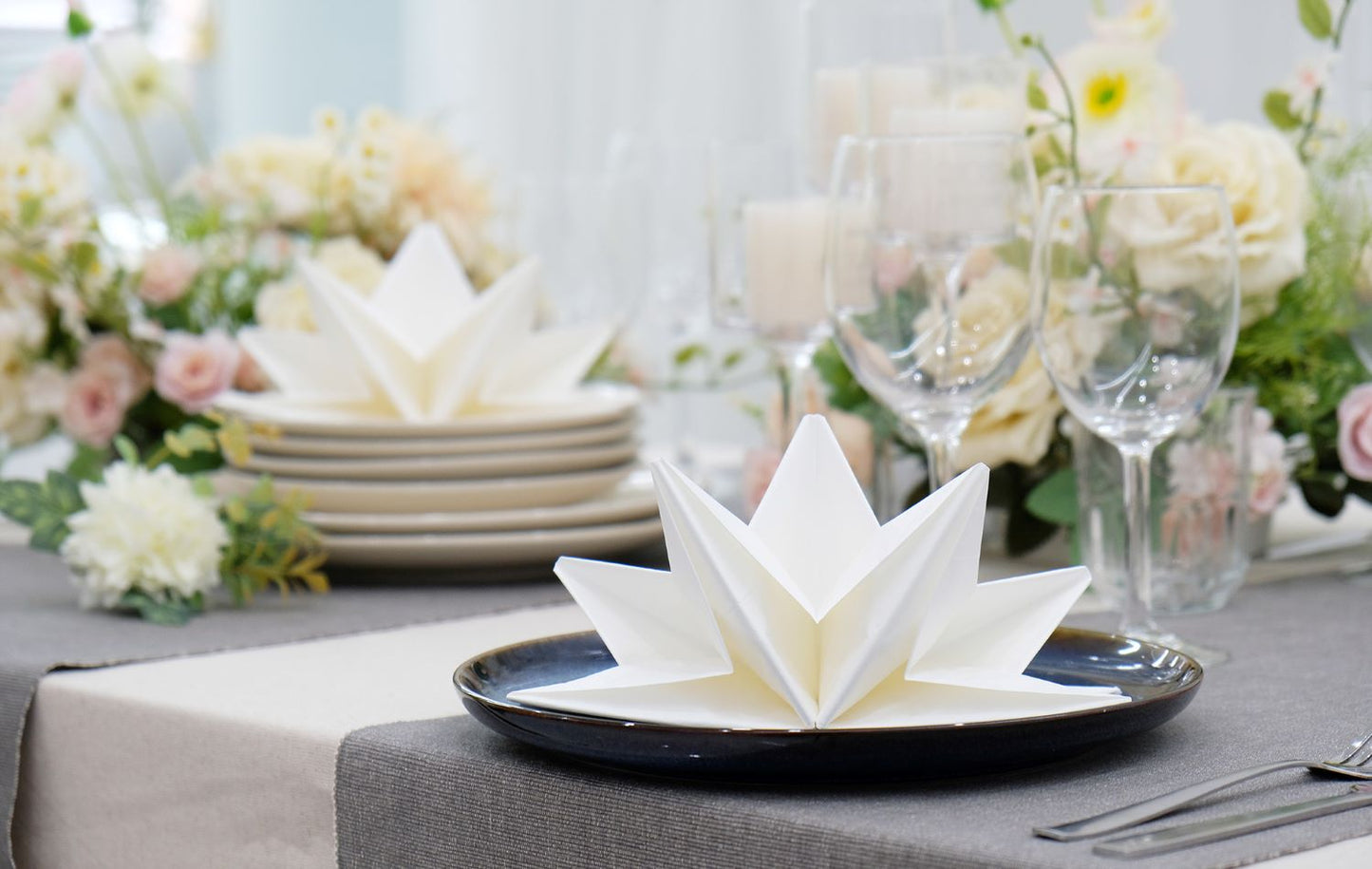 WEDDING SERVIETTES / NAPKINS IN WHITE CREAM AND SILVER GREY